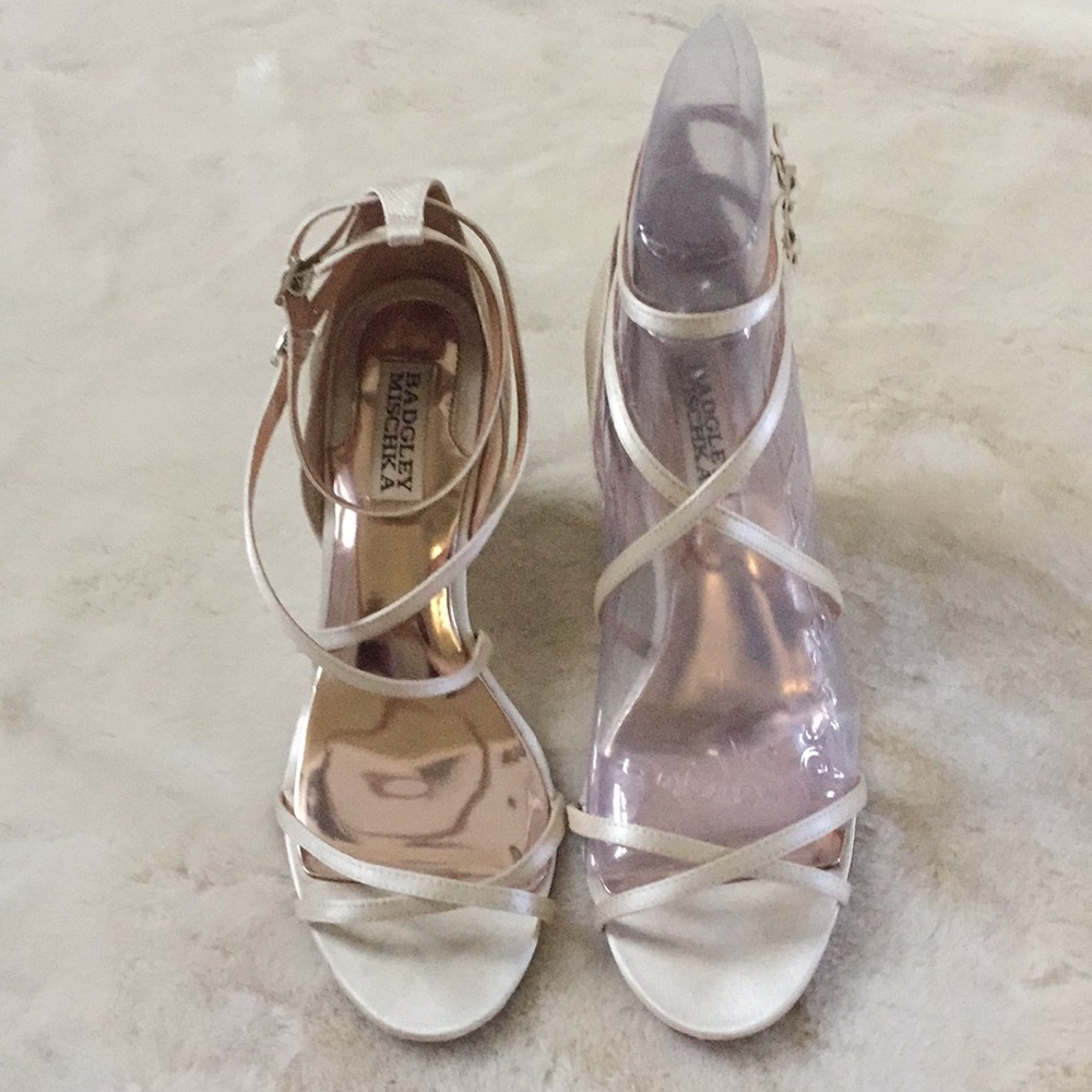 Badgley Mischka wedges - Picture 3 of 9
